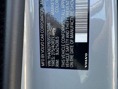 Certified 2025 Volvo XC90 B6 Plus image 25