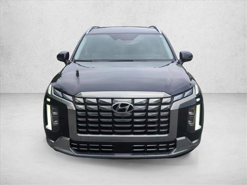 Used 2024 Hyundai Palisade Calligraphy FWD image 2