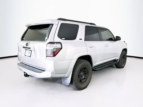 Used 2017 Toyota 4Runner SR5 image 9