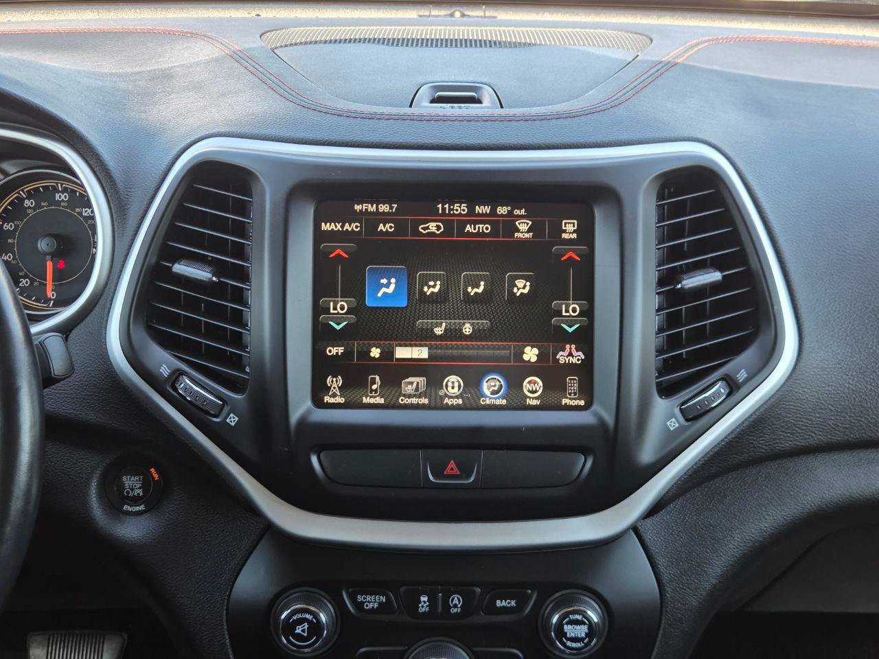 Used 2016 Jeep Cherokee Trailhawk w/ Comfort/Convenience Group AWD/4WD image 22