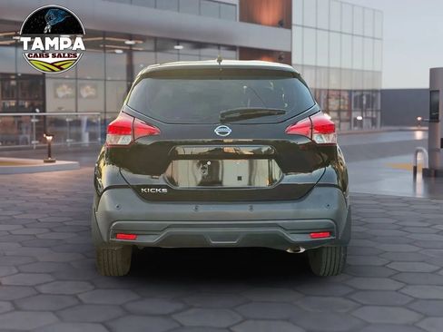 Used 2020 Nissan Kicks S image 6