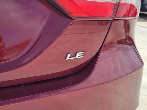 Used 2018 Toyota Camry LE FWD image 12