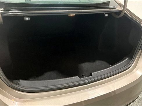 Used 2023 Chevrolet Malibu LT image 38