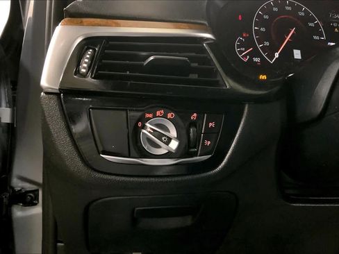 Used 2019 BMW M550i xDrive M550i xDrive w/ Premium Package image 35