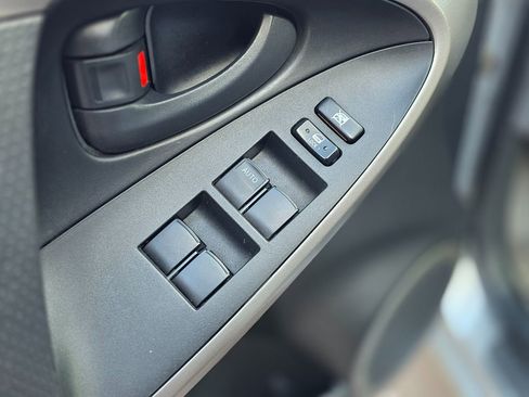 Used 2006 Toyota RAV4 2WD image 30