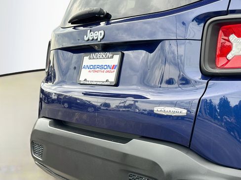 Used 2016 Jeep Renegade Latitude w/ Popular Equipment Group FWD image 6