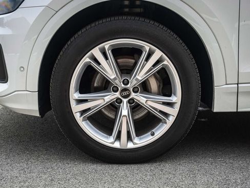 Used 2023 Audi Q8 Premium Plus w/ Premium Plus Package AWD/4WD image 14