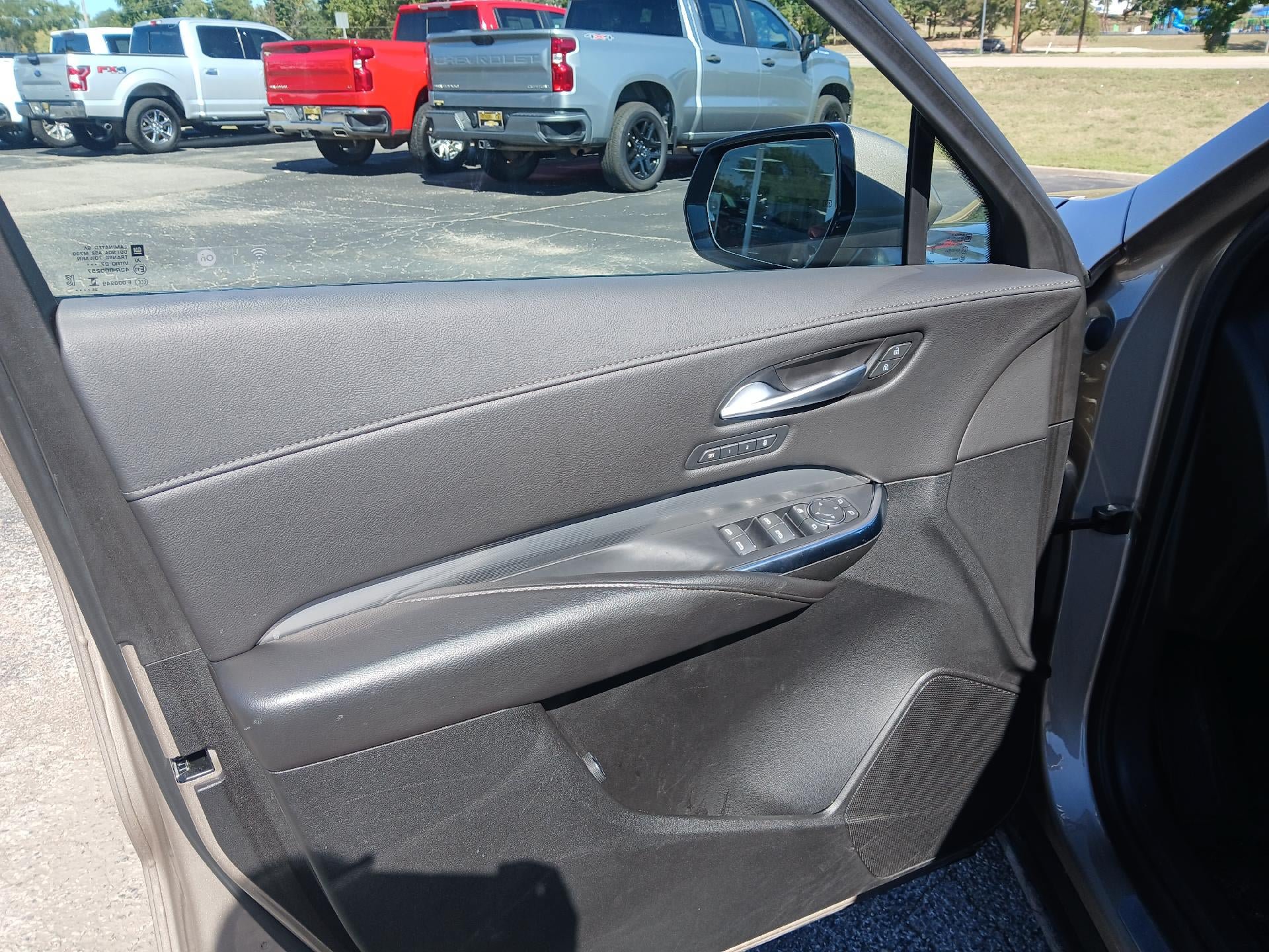 Used 2025 Cadillac XT4 Premium Luxury FWD image 15