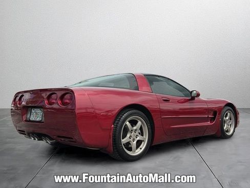 Used 2004 Chevrolet Corvette Coupe w/ Preferred Equipment Group RWD image 4