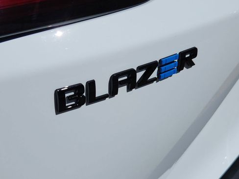 New 2026 Chevrolet Blazer EV LT image 36