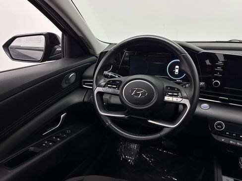 Used 2022 Hyundai Elantra SEL w/ Convenience Package FWD image 24