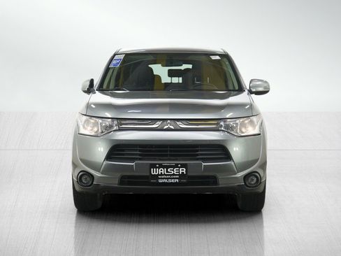 Used 2014 Mitsubishi Outlander SE AWD/4WD image 8