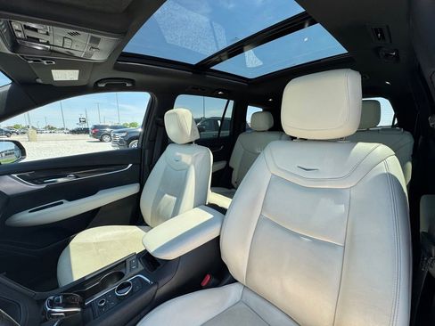 Certified 2023 Cadillac XT6 Sport w/ Technology Package AWD/4WD image 22