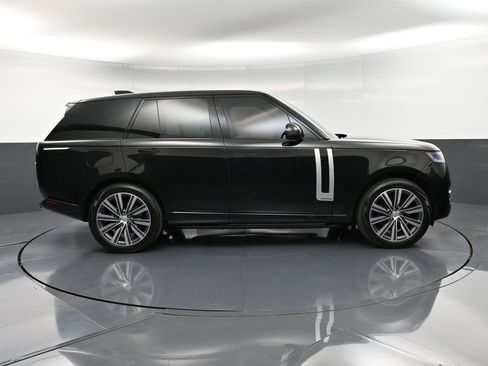 Used 2023 Land Rover Range Rover Autobiography image 9