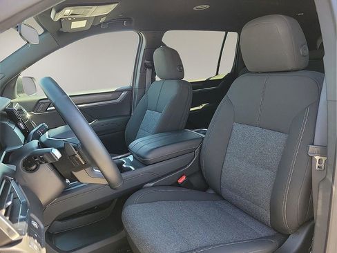 Used 2025 GMC Acadia Elevation image 12