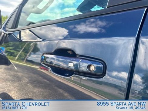 Used 2023 Chevrolet Silverado 1500 LT AWD/4WD image 11