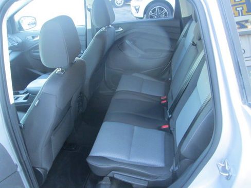 Used 2017 Ford Escape SE image 11