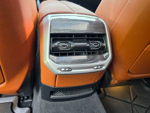 Used 2025 BMW 750e xDrive AWD/4WD image 39