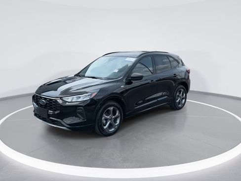 Certified 2023 Ford Escape ST-Line w/ Tech Pack #1 AWD/4WD image 3