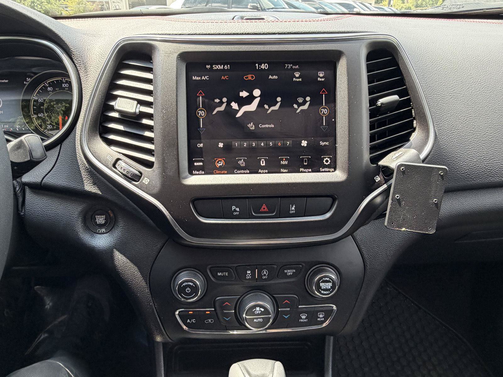 Used 2022 Jeep Cherokee Trailhawk w/ Sun, Sound & Nav Group AWD/4WD image 21