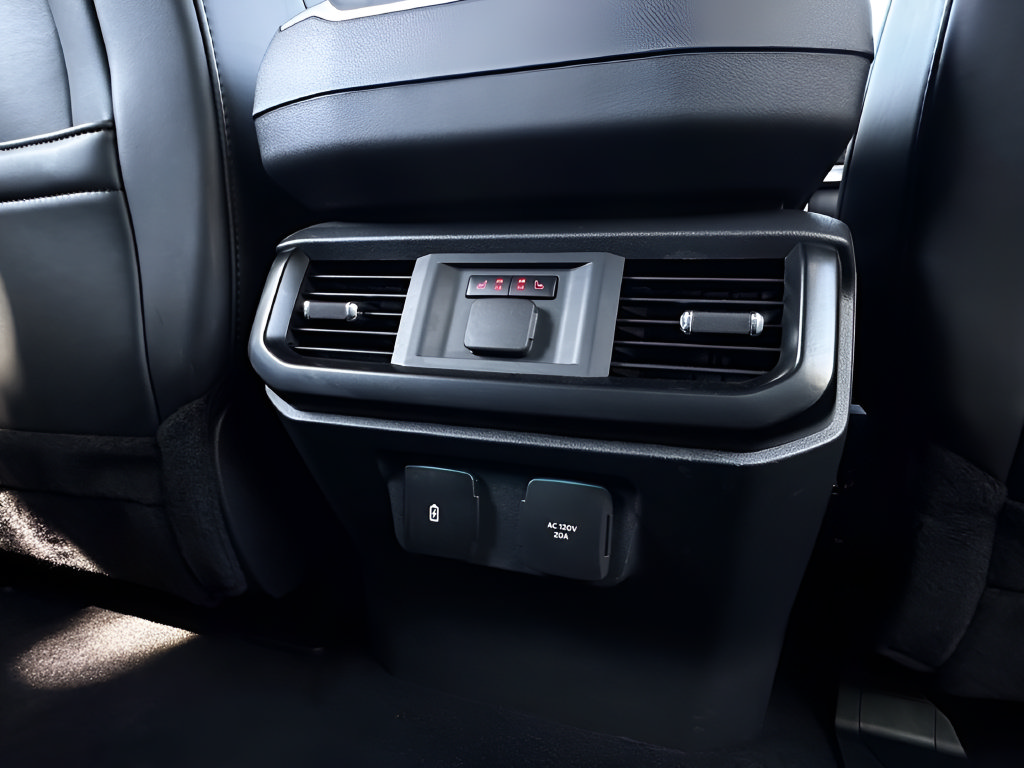 Used 2025 Ford F150 Raptor AWD/4WD image 21
