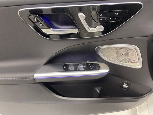 Used 2025 Mercedes-Benz C 300 4MATIC Sedan image 18