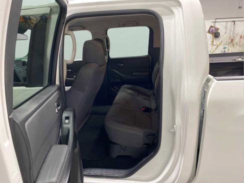 Used 2024 Nissan Frontier SV w/ Technology Package image 23