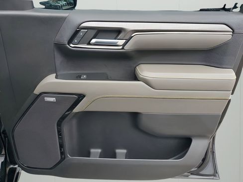 Used 2023 Chevrolet Silverado 1500 ZR2 w/ Technology Package image 14