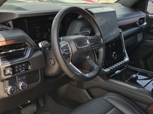 Used 2025 GMC Yukon Denali image 27