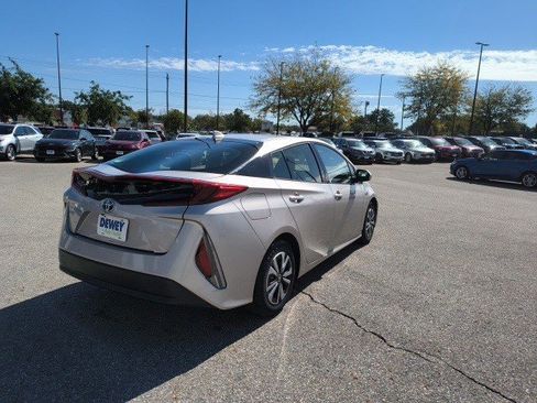 Used 2017 Toyota Prius Prime Plus FWD image 6