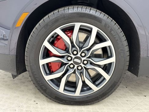 Used 2024 Cadillac XT5 Sportv w/ Technology Package AWD/4WD image 12