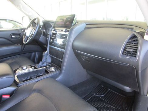 Used 2024 INFINITI QX80 Luxe RWD image 39