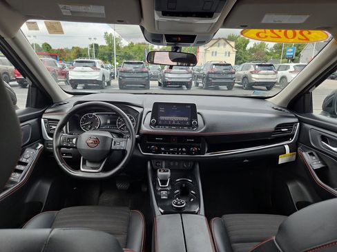 Certified 2025 Nissan Rogue SV image 11