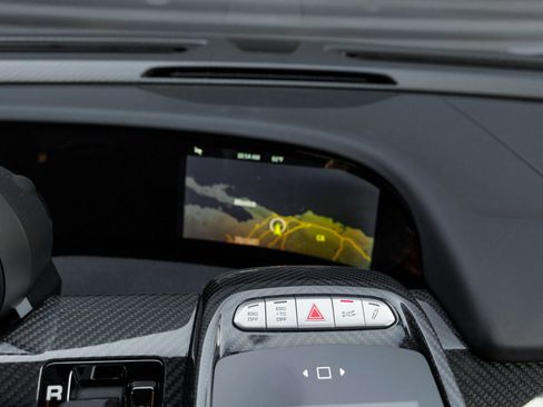 Used 2015 Porsche 918 Spyder image 29