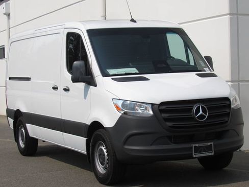 Used 2025 Mercedes-Benz Sprinter 2500 image 2
