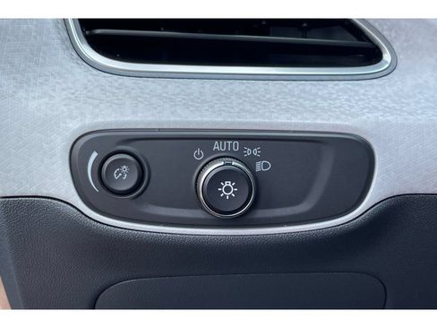 Used 2017 Chevrolet Bolt Premier w/ Driver Confidence II Package FWD image 38