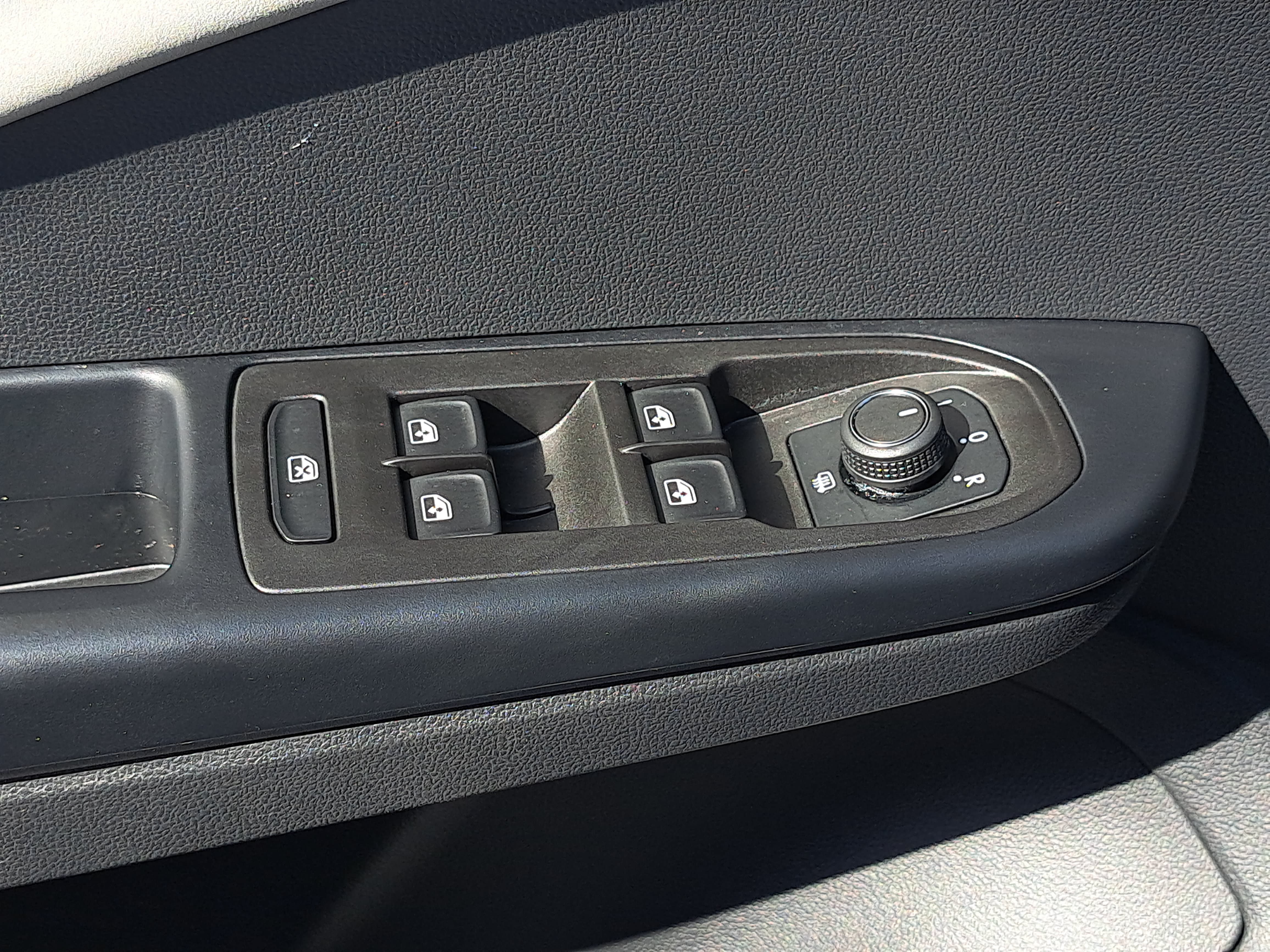 Used 2026 Volkswagen Taos SE AWD/4WD image 28