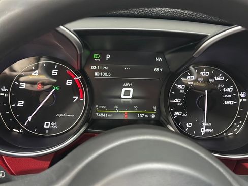 Used 2017 Alfa Romeo Giulia Base AWD image 15