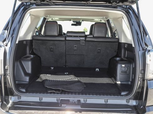 Used 2020 Toyota 4Runner TRD Off-Road Premium w/ Moonroof Package AWD/4WD image 25