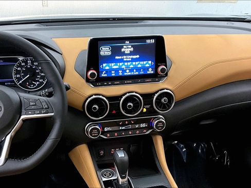 New 2025 Nissan Sentra SV w/ SV Premium Package FWD image 8