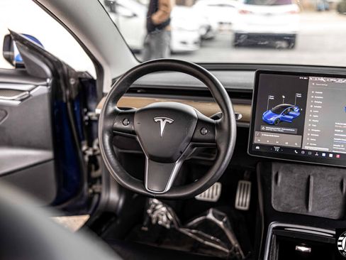 Used 2021 Tesla Model 3 Performance image 33