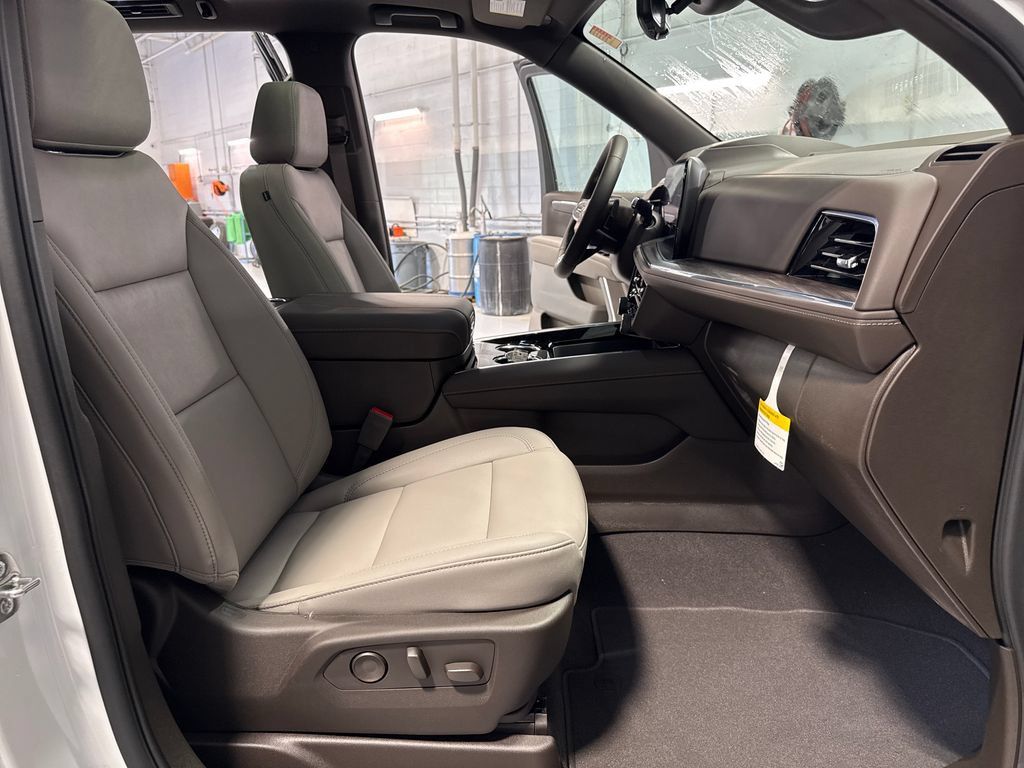 New 2026 Chevrolet Tahoe Z71 w/ Z71 Off-Road Package AWD/4WD image 36