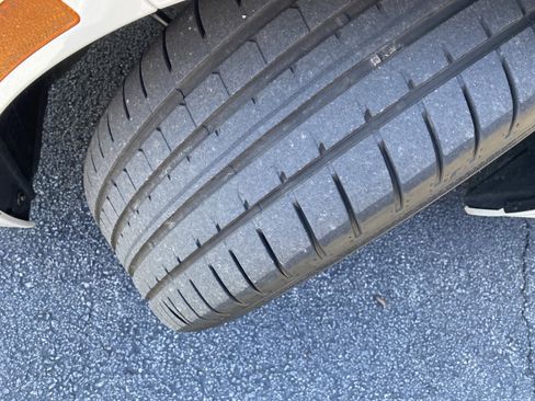 Used 2019 BMW M850i xDrive Coupe w/ M Carbon Exterior Package image 11