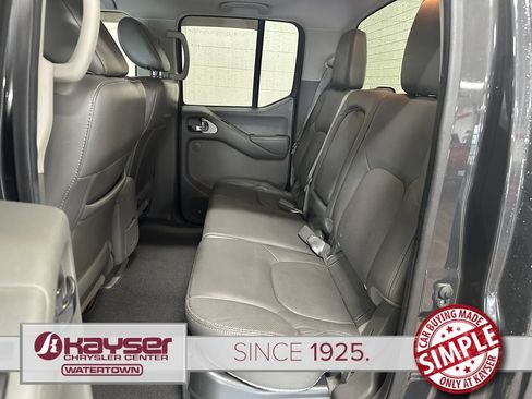 Used 2013 Nissan Frontier SL w/ Moonroof Pkg AWD/4WD image 14