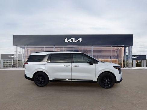 New 2026 Kia Carnival SX Prestige FWD image 2