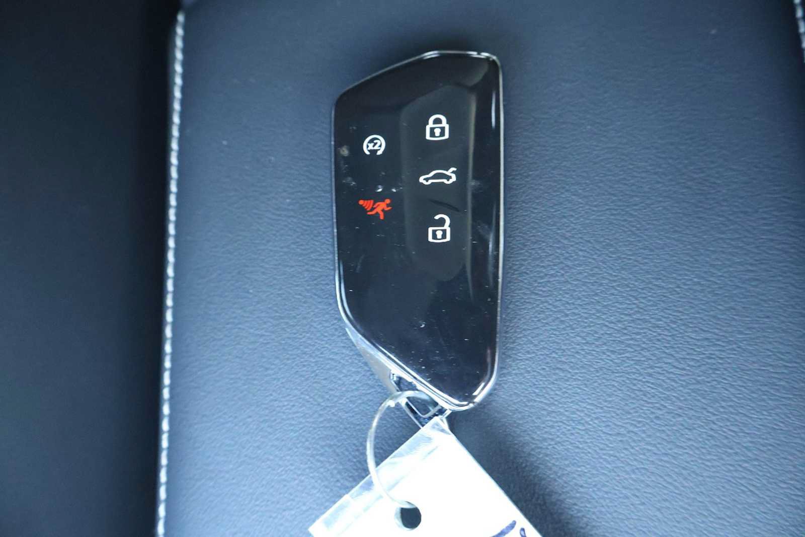 Used 2026 Volkswagen Tiguan SE R-Line FWD image 20