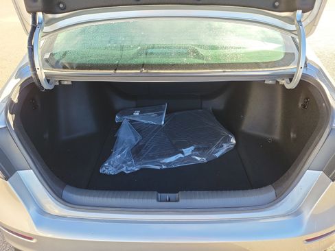 Used 2024 Honda Accord EX image 11