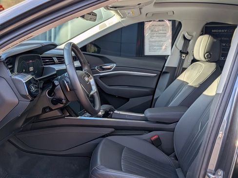 Used 2021 Audi e-tron Premium Plus w/ Premium Plus Package image 9