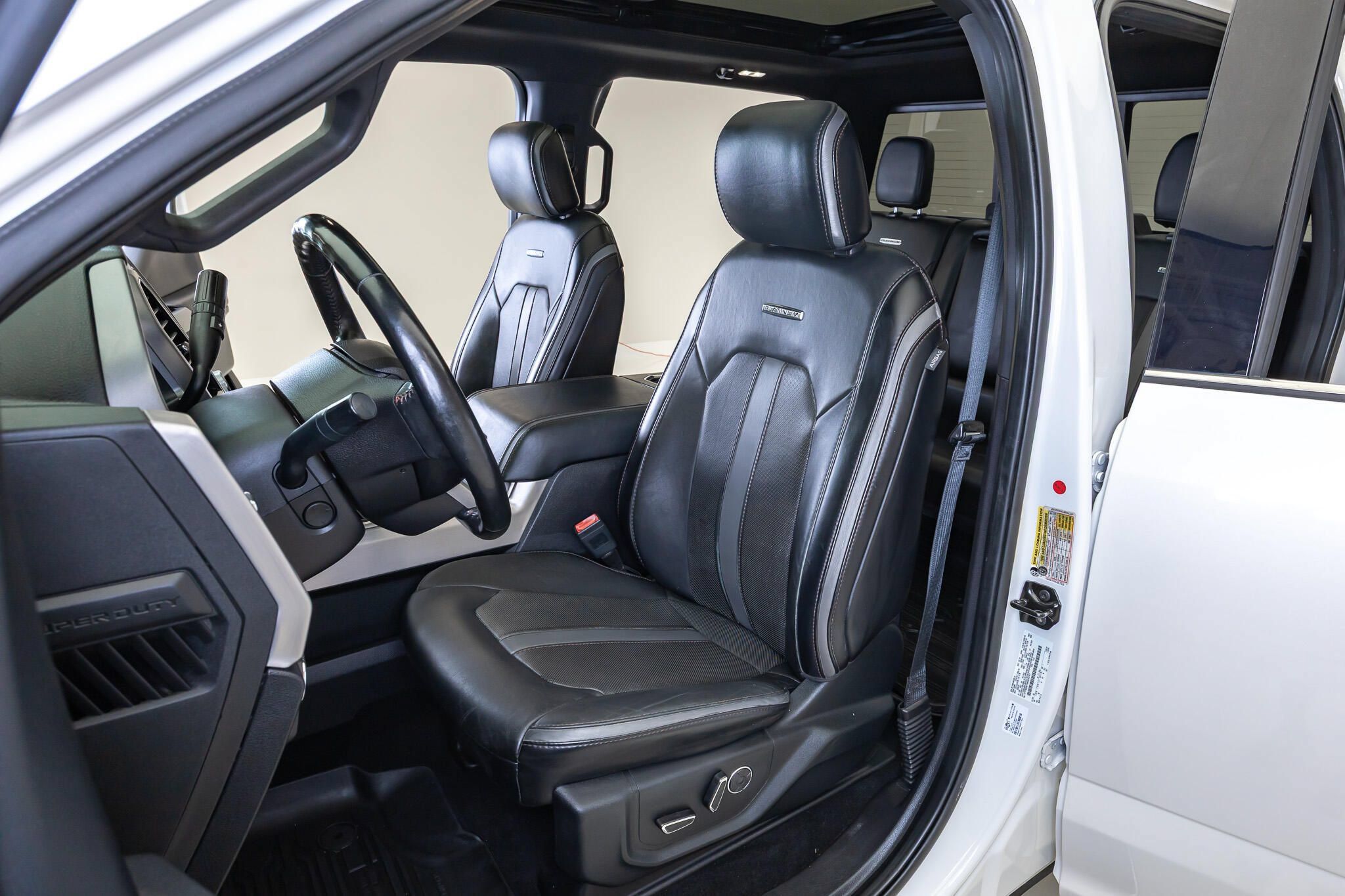 Used 2019 Ford F250 Platinum w/ Platinum Ultimate Package AWD/4WD image 28