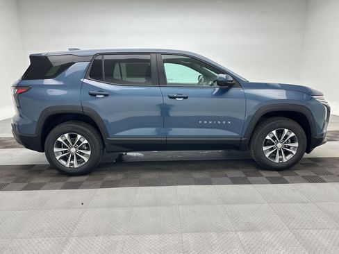 New 2026 Chevrolet Equinox LT AWD/4WD image 7